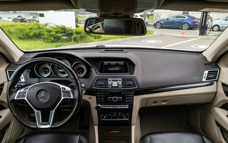 Mercedes-Benz E-Класс, 2015 год, 2 400 000 рублей, 13 фотография