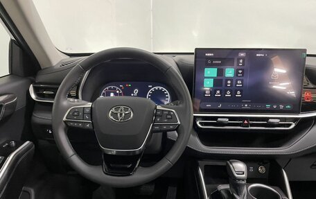 Toyota Highlander, 2025 год, 5 600 000 рублей, 18 фотография