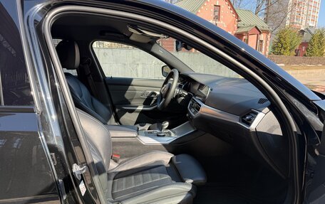 BMW 3 серия, 2019 год, 4 800 000 рублей, 14 фотография