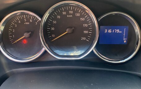 Renault Logan II, 2014 год, 320 000 рублей, 5 фотография