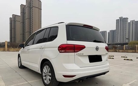 Volkswagen Touran III, 2021 год, 1 870 000 рублей, 4 фотография