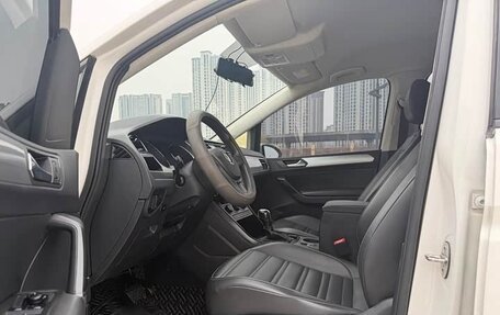 Volkswagen Touran III, 2021 год, 1 870 000 рублей, 7 фотография