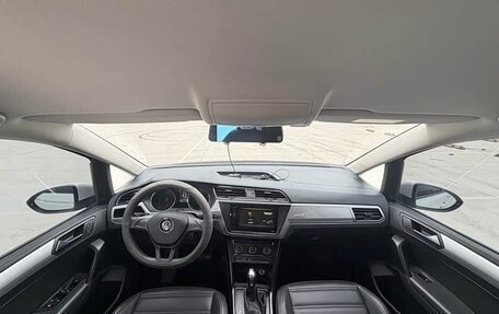 Volkswagen Touran III, 2021 год, 1 870 000 рублей, 9 фотография