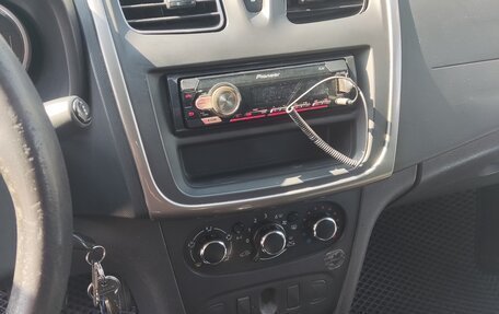 Renault Logan II, 2019 год, 650 000 рублей, 11 фотография