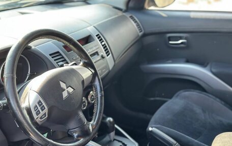 Mitsubishi Outlander III рестайлинг 3, 2011 год, 1 150 000 рублей, 9 фотография