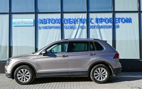 Volkswagen Tiguan II, 2018 год, 2 179 000 рублей, 2 фотография