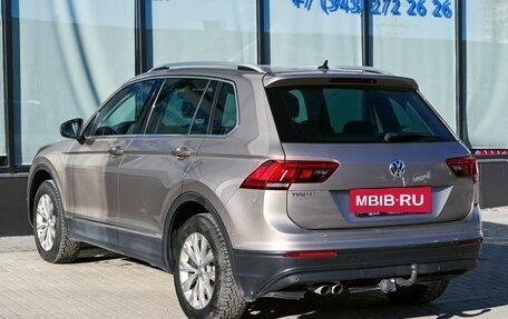 Volkswagen Tiguan II, 2018 год, 2 179 000 рублей, 3 фотография