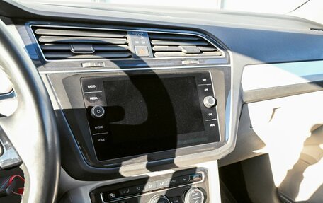 Volkswagen Tiguan II, 2018 год, 2 179 000 рублей, 11 фотография