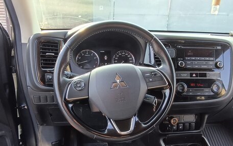 Mitsubishi Outlander III рестайлинг 3, 2018 год, 2 190 000 рублей, 7 фотография