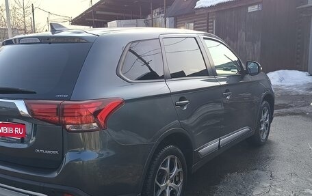Mitsubishi Outlander III рестайлинг 3, 2018 год, 2 190 000 рублей, 4 фотография