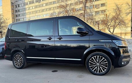 Volkswagen Multivan T6 рестайлинг, 2022 год, 7 650 000 рублей, 3 фотография