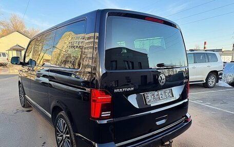 Volkswagen Multivan T6 рестайлинг, 2022 год, 7 650 000 рублей, 6 фотография