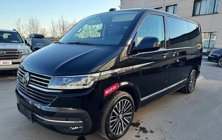 Volkswagen Multivan T6 рестайлинг, 2022 год, 7 650 000 рублей, 2 фотография