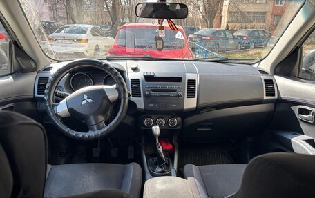 Mitsubishi Outlander III рестайлинг 3, 2011 год, 1 030 000 рублей, 13 фотография