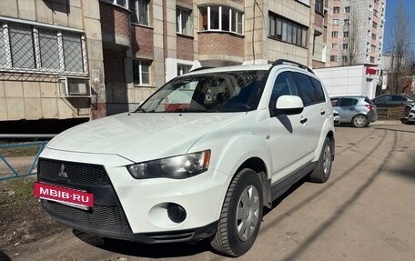 Mitsubishi Outlander III рестайлинг 3, 2011 год, 1 030 000 рублей, 2 фотография