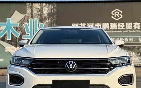 Volkswagen T-Roc I, 2022 год, 2 140 000 рублей, 3 фотография