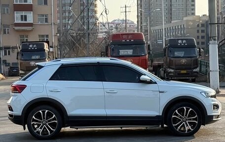 Volkswagen T-Roc I, 2022 год, 2 140 000 рублей, 5 фотография