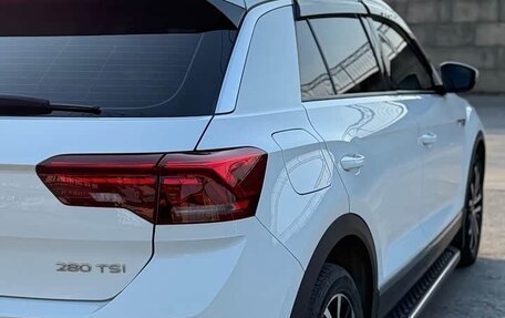 Volkswagen T-Roc I, 2022 год, 2 140 000 рублей, 8 фотография