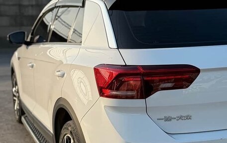 Volkswagen T-Roc I, 2022 год, 2 140 000 рублей, 11 фотография