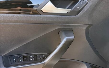 Volkswagen T-Roc I, 2022 год, 2 140 000 рублей, 15 фотография