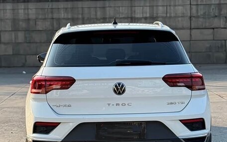 Volkswagen T-Roc I, 2022 год, 2 140 000 рублей, 9 фотография