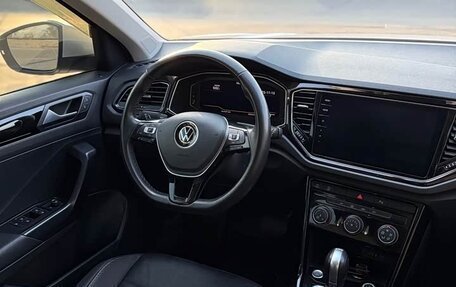 Volkswagen T-Roc I, 2022 год, 2 140 000 рублей, 19 фотография