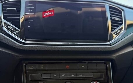 Volkswagen T-Roc I, 2022 год, 2 140 000 рублей, 22 фотография