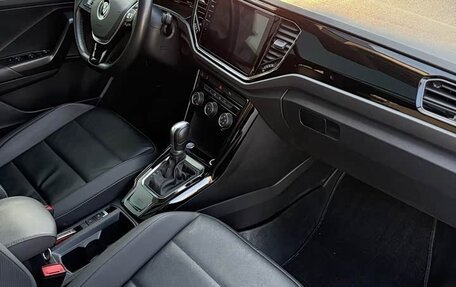 Volkswagen T-Roc I, 2022 год, 2 140 000 рублей, 26 фотография