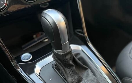 Volkswagen T-Roc I, 2022 год, 2 140 000 рублей, 24 фотография
