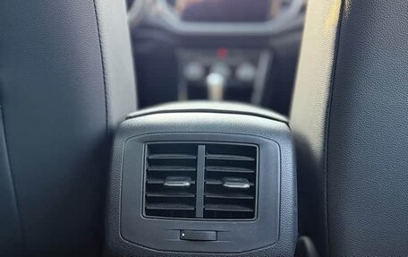 Volkswagen T-Roc I, 2022 год, 2 140 000 рублей, 32 фотография