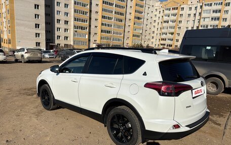 Toyota RAV4, 2018 год, 3 000 000 рублей, 2 фотография