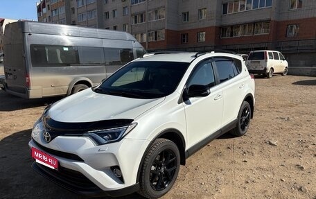 Toyota RAV4, 2018 год, 3 000 000 рублей, 6 фотография
