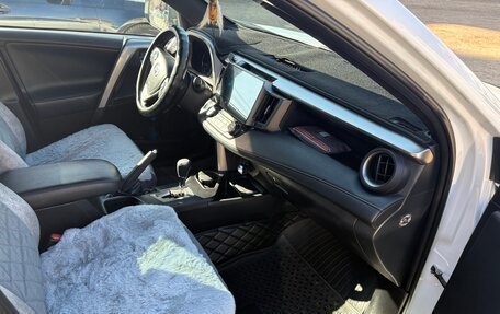 Toyota RAV4, 2018 год, 3 000 000 рублей, 8 фотография