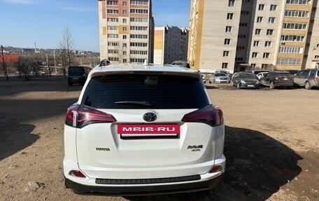Toyota RAV4, 2018 год, 3 000 000 рублей, 3 фотография