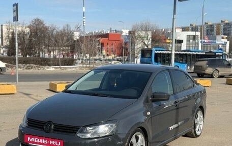Volkswagen Polo VI (EU Market), 2011 год, 700 000 рублей, 2 фотография