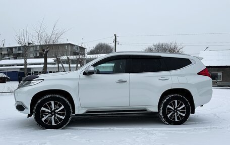 Mitsubishi Pajero Sport III рестайлинг, 2017 год, 2 850 000 рублей, 3 фотография