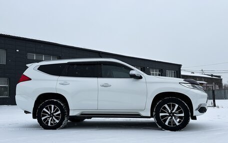 Mitsubishi Pajero Sport III рестайлинг, 2017 год, 2 850 000 рублей, 6 фотография