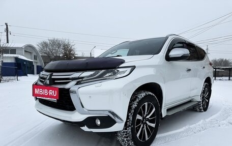 Mitsubishi Pajero Sport III рестайлинг, 2017 год, 2 850 000 рублей, 2 фотография