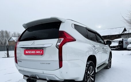 Mitsubishi Pajero Sport III рестайлинг, 2017 год, 2 850 000 рублей, 9 фотография