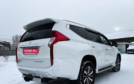 Mitsubishi Pajero Sport III рестайлинг, 2017 год, 2 850 000 рублей, 8 фотография