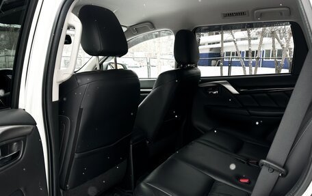 Mitsubishi Pajero Sport III рестайлинг, 2017 год, 2 850 000 рублей, 12 фотография