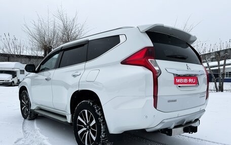 Mitsubishi Pajero Sport III рестайлинг, 2017 год, 2 850 000 рублей, 11 фотография