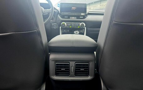 Toyota RAV4, 2025 год, 4 900 000 рублей, 23 фотография