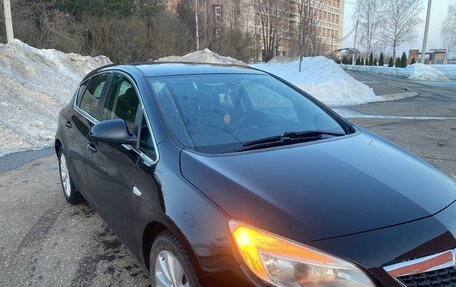 Opel Astra J, 2011 год, 625 000 рублей, 1 фотография