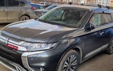 Mitsubishi Outlander III рестайлинг 3, 2019 год, 2 750 000 рублей, 1 фотография