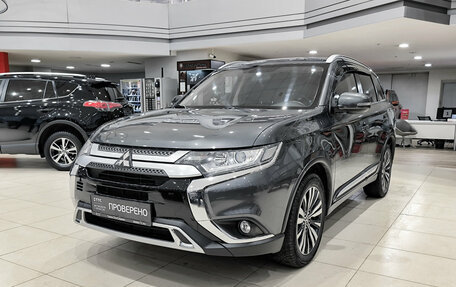Mitsubishi Outlander III рестайлинг 3, 2021 год, 2 790 000 рублей, 5 фотография