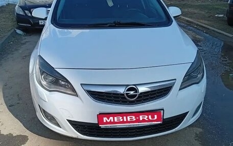 Opel Astra J, 2011 год, 550 000 рублей, 1 фотография
