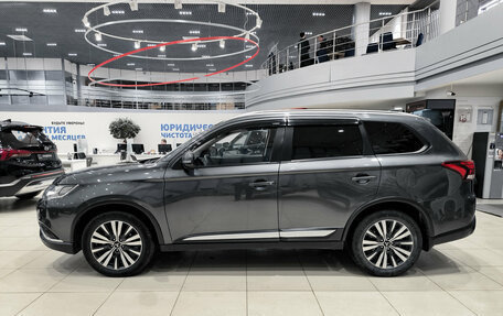 Mitsubishi Outlander III рестайлинг 3, 2021 год, 2 790 000 рублей, 12 фотография