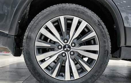 Mitsubishi Outlander III рестайлинг 3, 2021 год, 2 790 000 рублей, 22 фотография