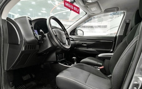 Mitsubishi Outlander III рестайлинг 3, 2021 год, 2 790 000 рублей, 20 фотография